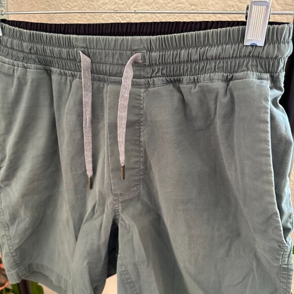 Lululemon Bowline Short 8" Size Small - Picture 2 of 4